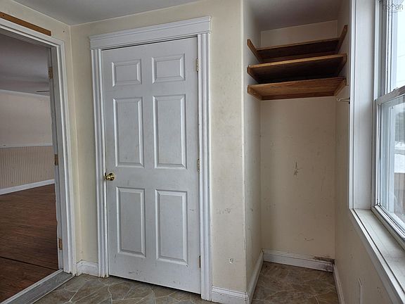 3rd image of 131 Logan Rd