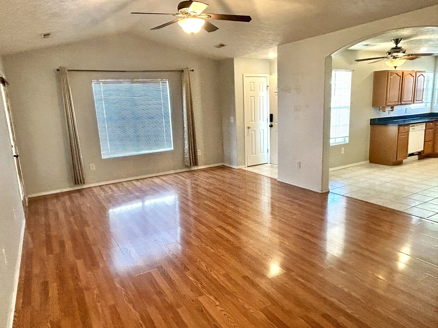 3 bed, 1430 sqft, $1,575 — Photo 2