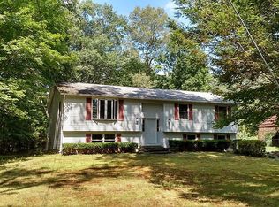 83 Sturbridge Rd, Holland, MA 01521