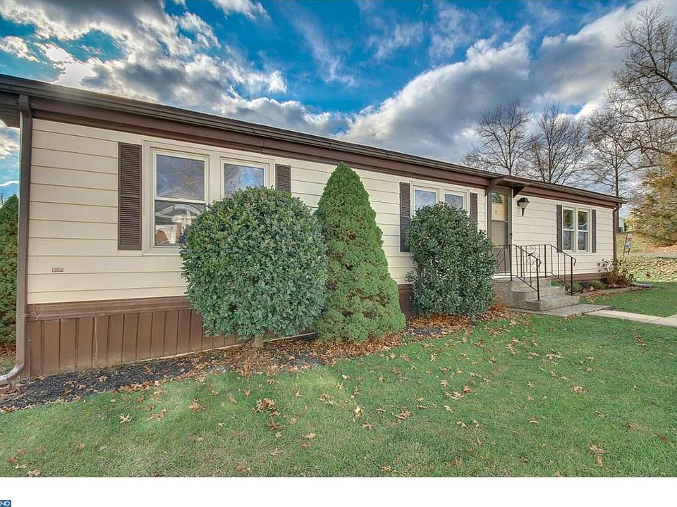 1st image of 1001 Fox Chase Ct
