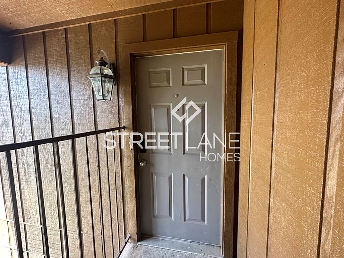 1st image of 326 Brookwood Dr