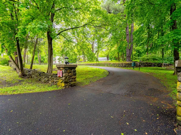 157 Route 202 APT 1, Somers, NY 10589