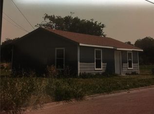 801 Getzendaner Ave, Waxahachie, TX 75165