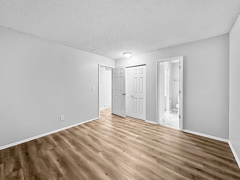 1300 NW Golfview Ct — Photo 12
