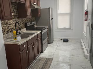 850 N 6th St, Reading, PA 19601