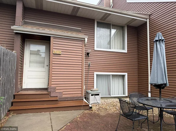 814 Seal St, Saint Paul, MN 55114