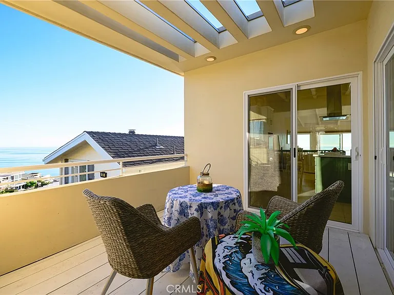883 Katella St — Photo 38