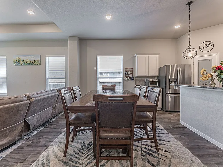 810 Earp Dr — Photo 14