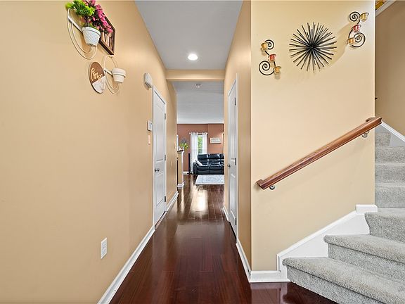 4th image of 6105 Granville Ct