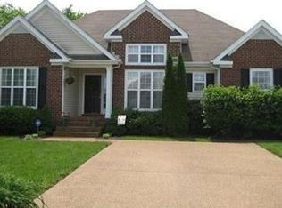 1121 Summerville Cir, Thompsons Station, TN 37179