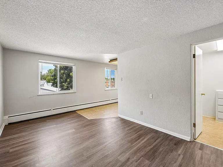 Kimberly Apartments — Photo 24