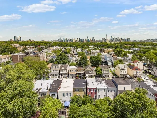 37 Pearsall Avenue image 1 of 4