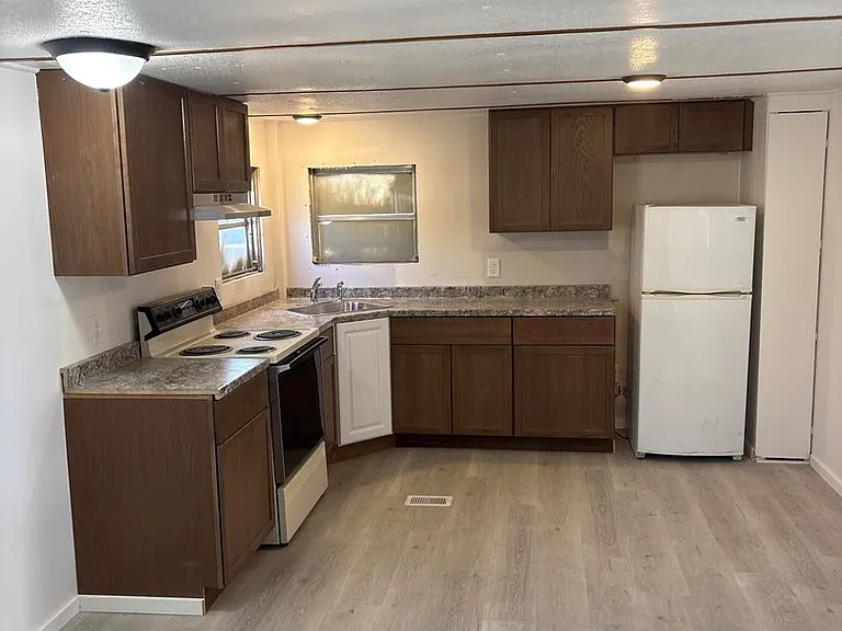 600 N Ruby St — Photo 13