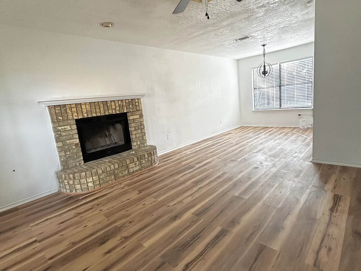 3 bed, 2.5 bath, 1364 sqft, $1,950 — Photo 2