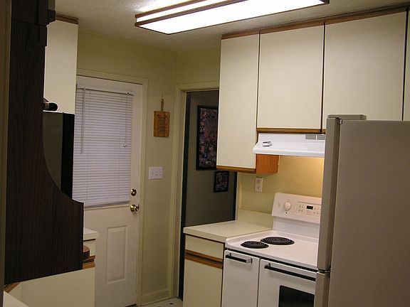 5th image of 1441 Elmdale Dr