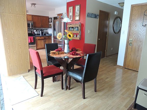 4th image of 110 SW Cedarwood Dr