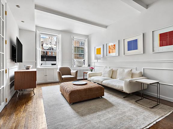 3rd image of 11 W 69th St APT 6A