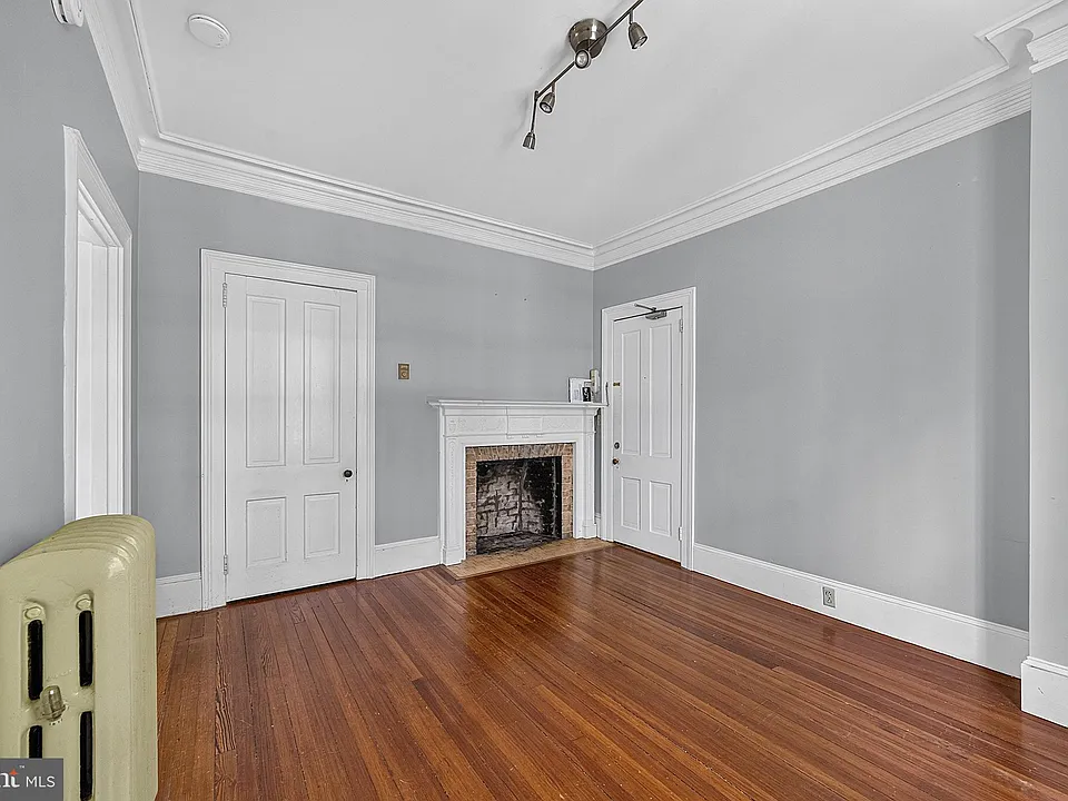 301 Nassau St #6