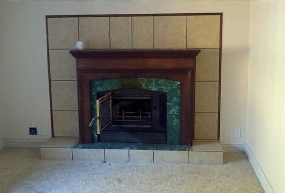 Living Room/Fireplace