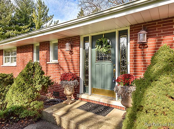 4th image of 26W214 Mohican Dr