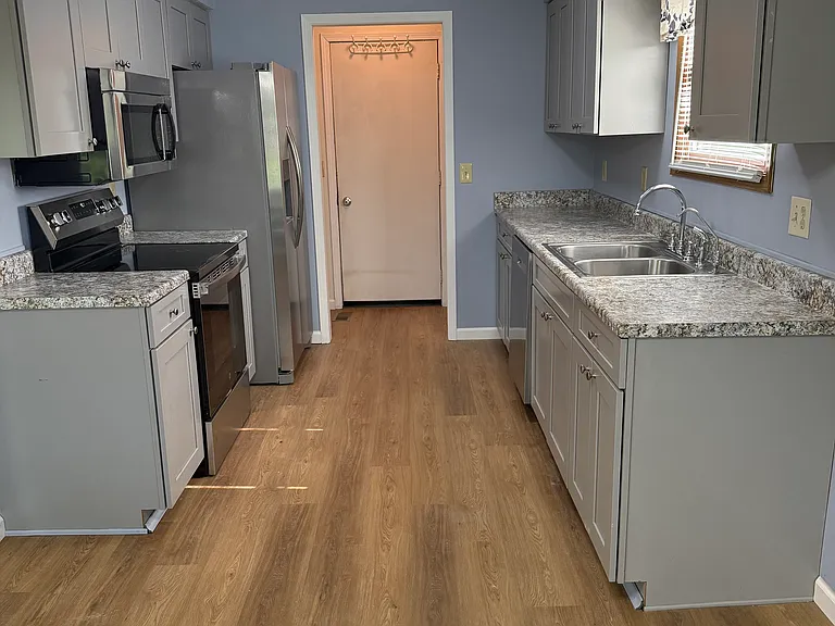 240 Locust View Way — Photo 16