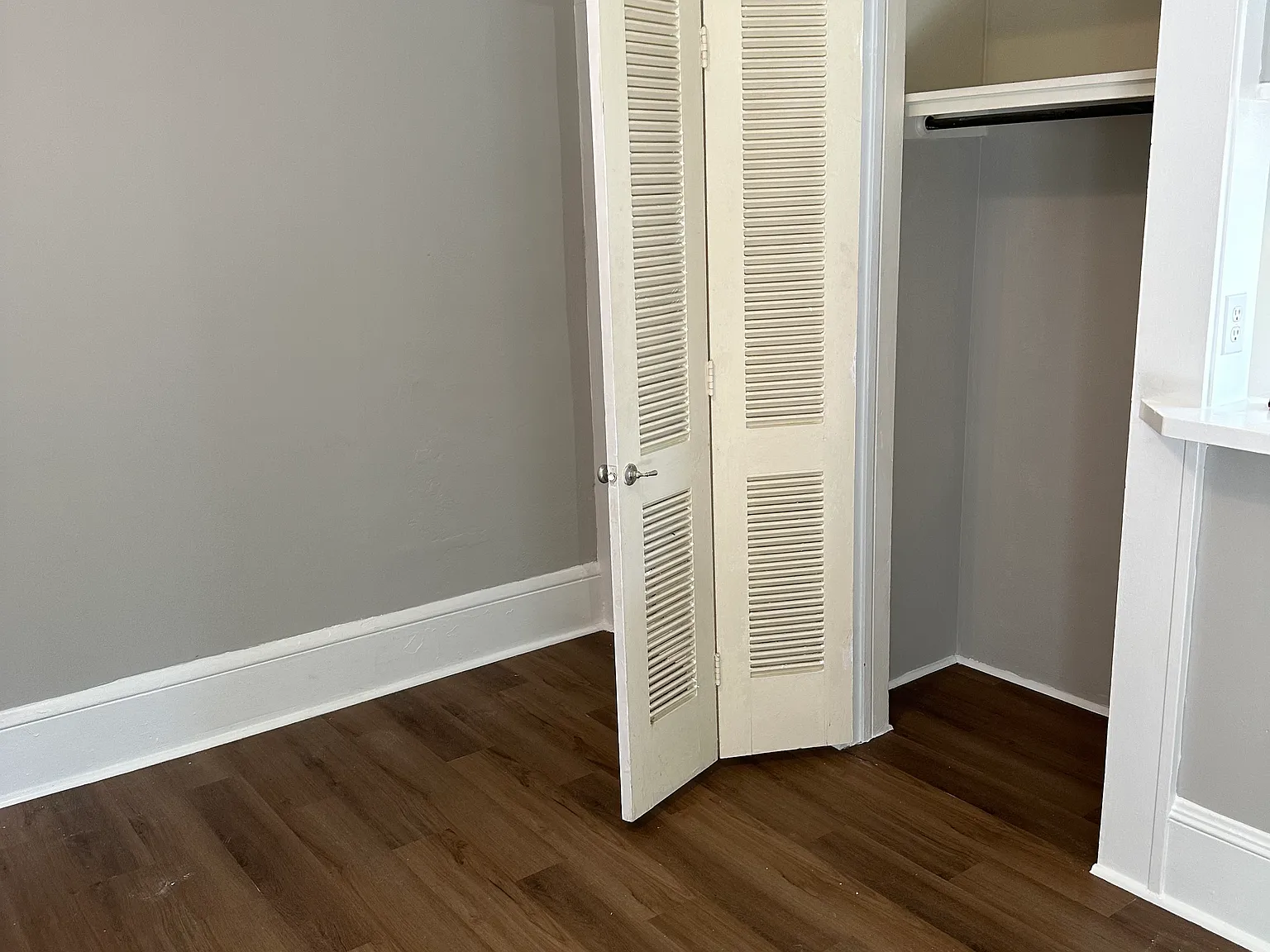 Studio, 400 sqft, $965 — Photo 3