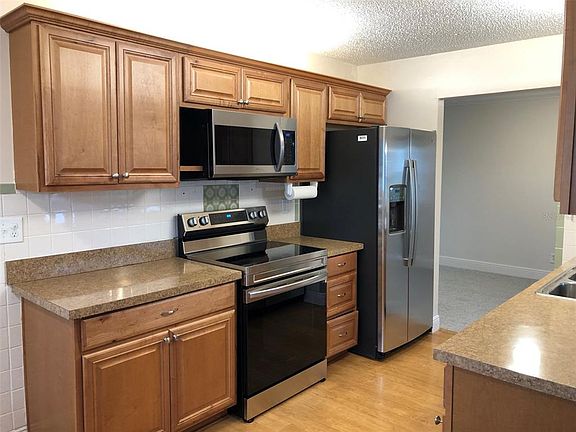 2nd image of 9733 Mainlands Blvd E #9733