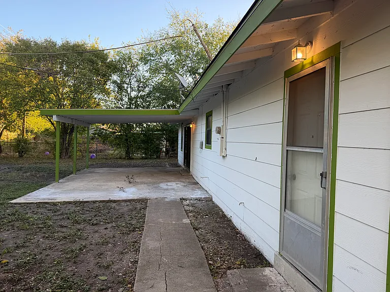 6023 Redbrook Dr — Photo 4