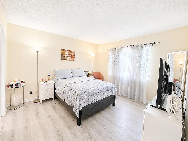 1630 Embassy Dr #311 — Photo 6