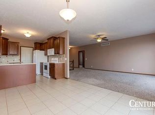 6924 S 88th St, Lincoln, NE 68526