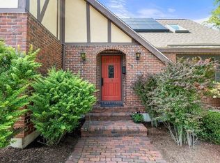 95 Wood End Rd, Newton, MA 02461