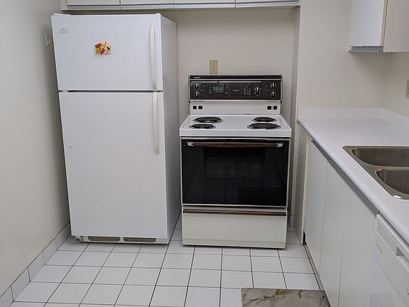 5th image of 5765 Yonge St #501