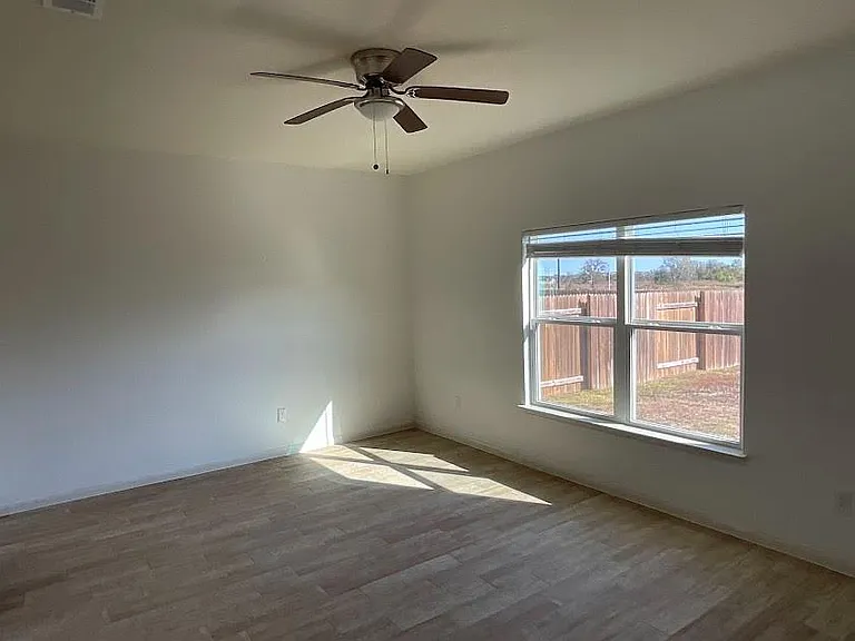 172 Allington Cir — Photo 14