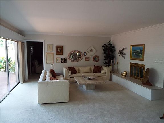 4th image of 3103 N Julia Cir