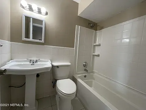 2856 Beachwood Blvd — Photo 19