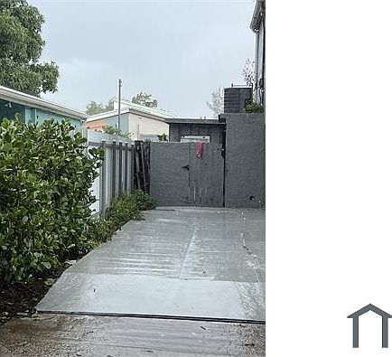 4th image of 4610 NW 185th St