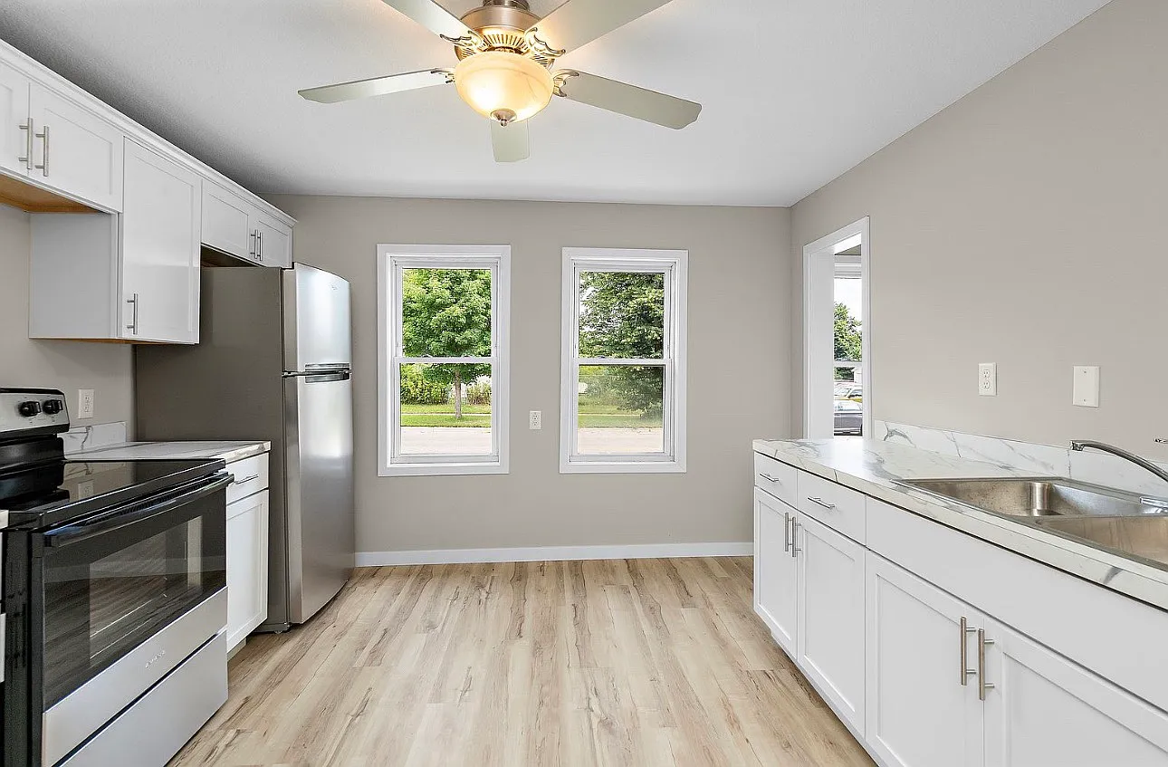 3 bed, 1379 sqft, $1,750 — Photo 3