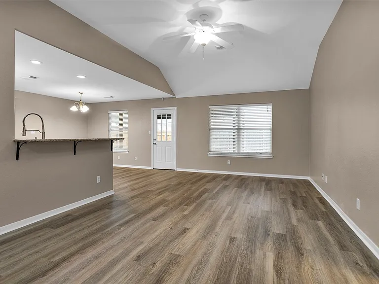 16413 Danika Oak Dr — Photo 3