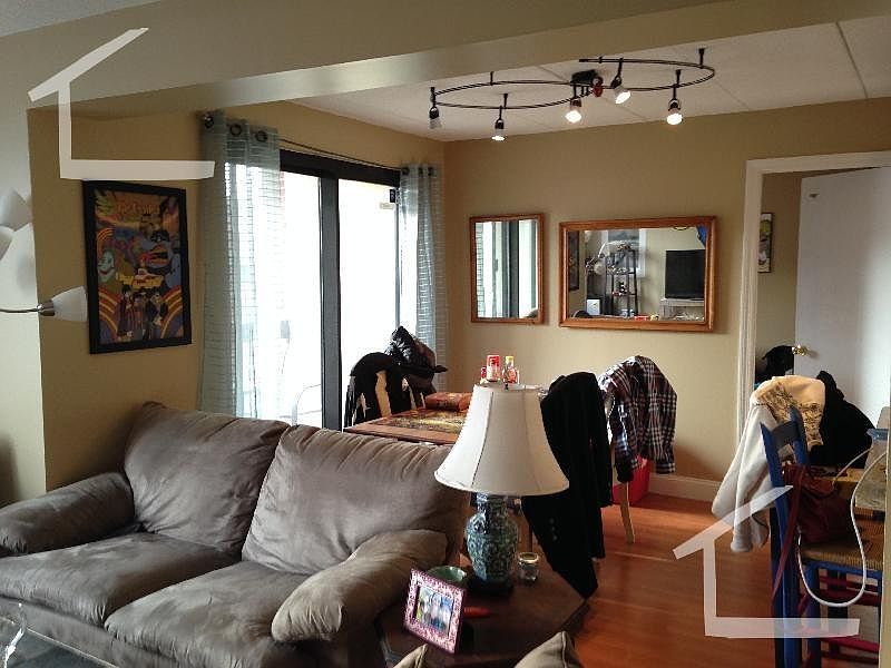 1st image of 73 Egmont St APT 2