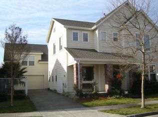 389 Dove Ln, Petaluma, CA 94954