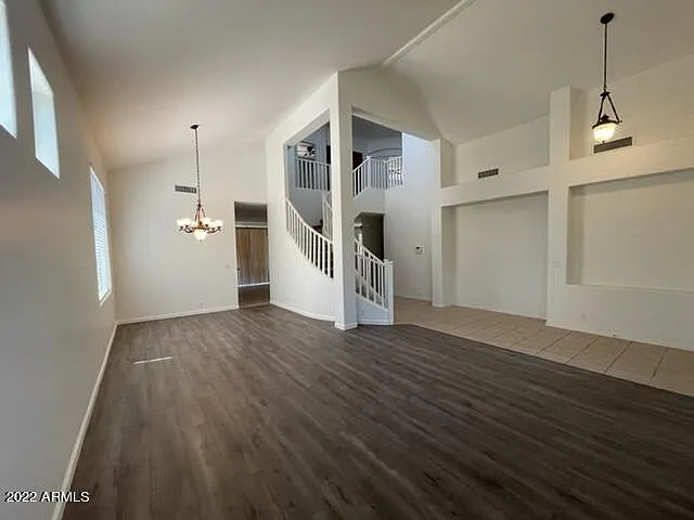 5 bed, 4.0 bath, 3119 sqft, $3,195 — Photo 2