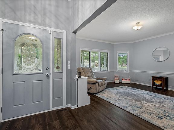 5th image of 1329 Springwood Ln