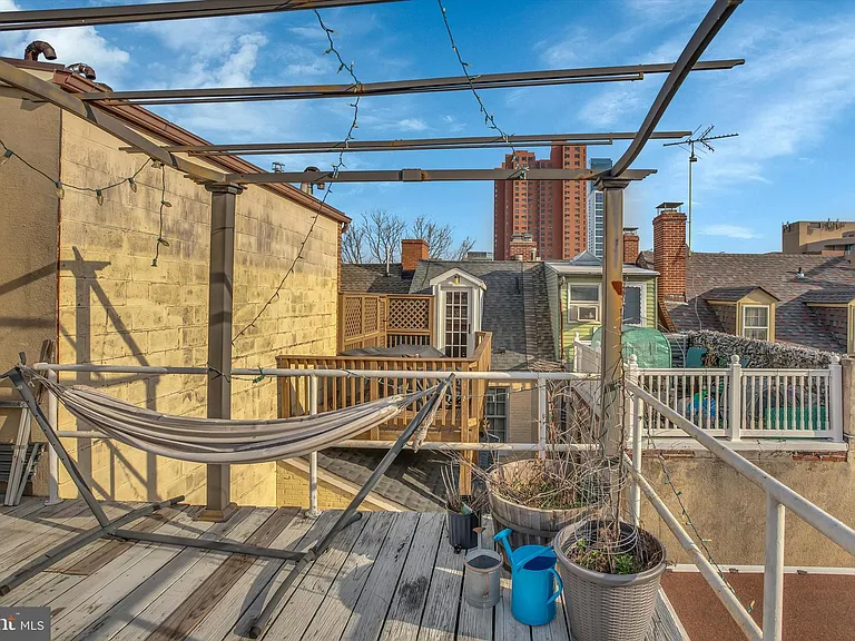 805 S Charles St — Photo 30