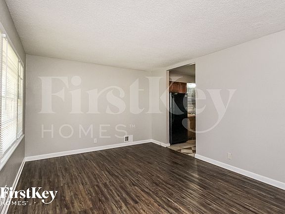 3rd image of 7611 E 47th Ter