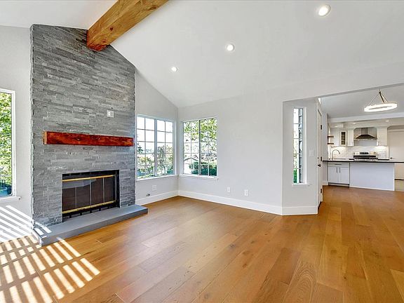 5th image of 1221 Copper Peak Ln