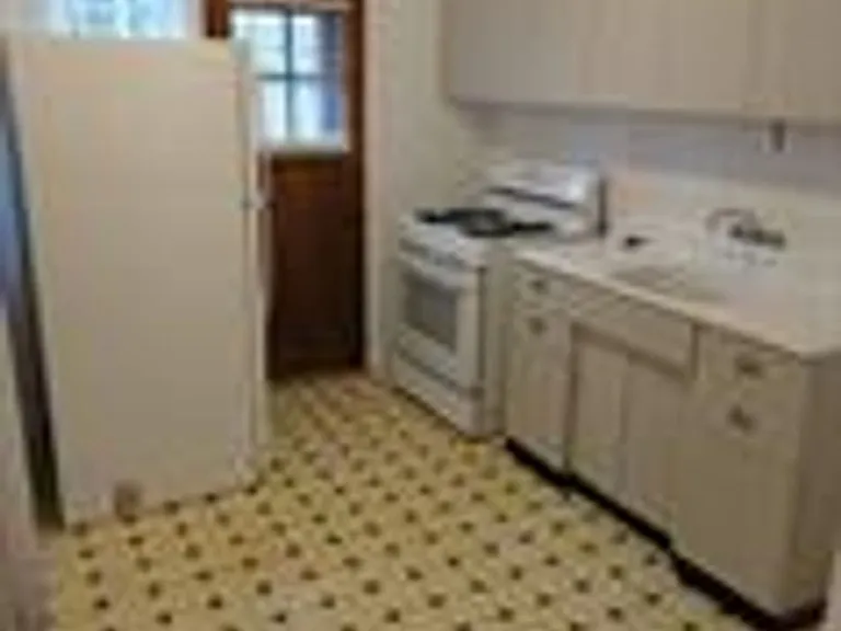 1445 S 81st St — Photo 2
