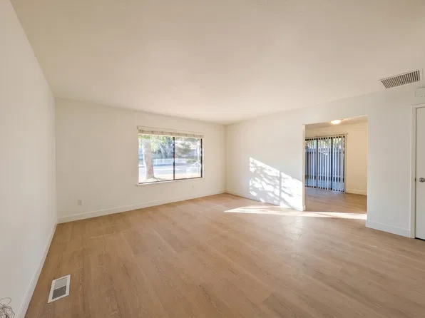 1052 7th St #1, Novato, CA 94945