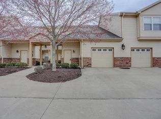 3832 Thornhill Dr, Champaign, IL 61822