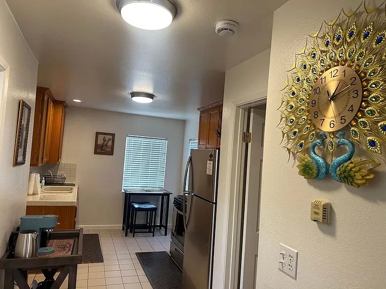 Garfield Avenue Apartments — Photo 15