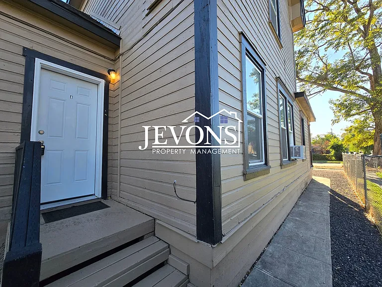307 N 7th St #4 — Photo 3